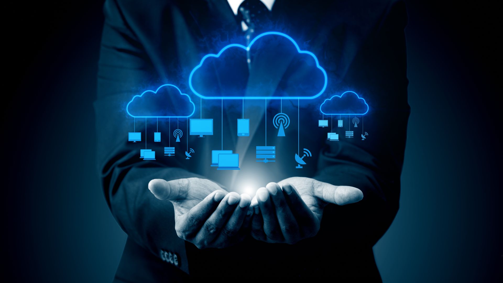 Hybrid Cloud Benefits & Advantages